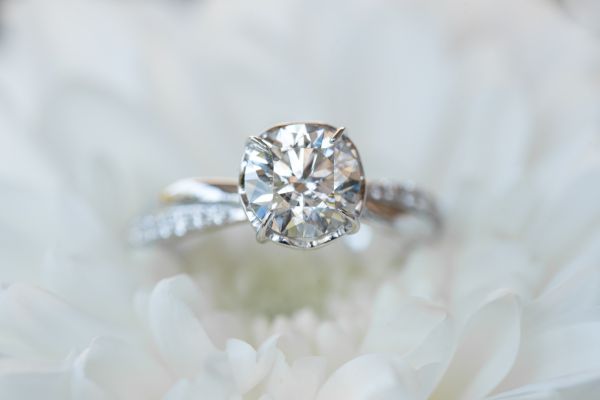 how to choose an engagement ring
