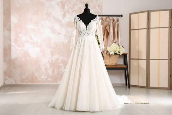 summer wedding dress fabrics to consider